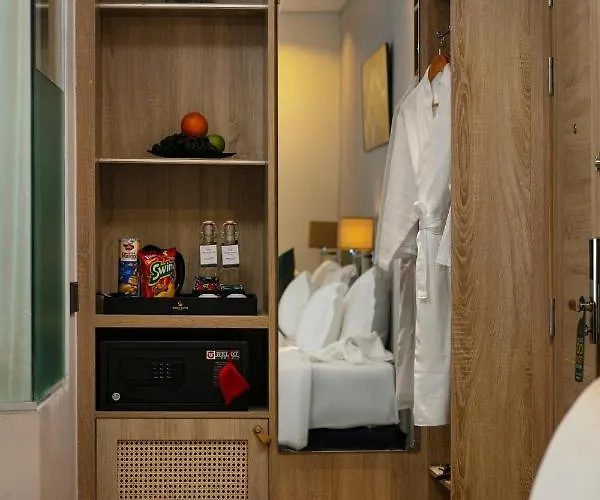 Green Suites Hotel 3* Hạ Long