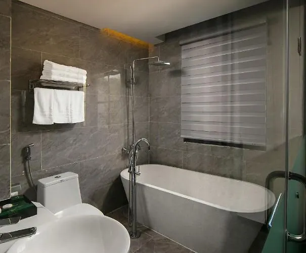 Khách sạn Green Suites Hotel 3*