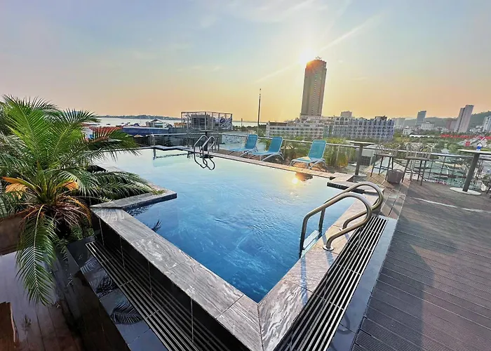Khách sạn Green Suites Hotel 3*